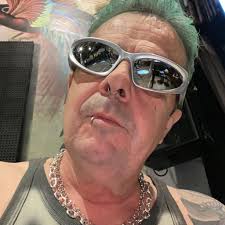 Hong Kong's Cathay Pacific (CX) has warned its pilots to end a new practice  of taxiing at slower speeds at Chek Lap Kok International Airport (HKG).