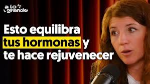 De la SOMBRA a La LUZ Como MUJER