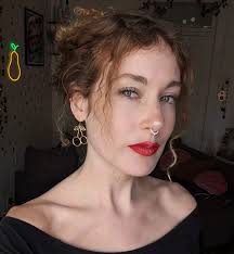 Female Roommate Wanted in Chicago Neighborhoods for Shared Apartment