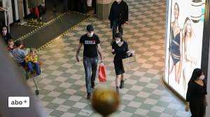 Die verschärfte maskenpflicht gilt für erwachsene und. Ladenoffnung In Osterreich Ffp2 Maskenpflicht Zwei Meter Abstand Beschrankte Besucherzahl Pro Geschaft Ein Besuch Im Messepark Dornbirn Wo Seit Montag Die Laden Wieder Offen Sind