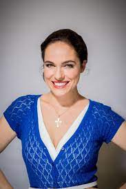 Show reel of european actress verena altenberger; Verena Altenberger Privat Glucklich Vergeben So Lebt Die Polizeiruf 110 Heldin Abseits Der Schauspielerei News De