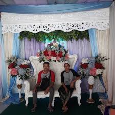 Standing bunga segar pelaminan 5 unit 3. Dekorasi Khitanan Simple Isyam Dekorasi Pelaminan Facebook