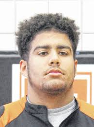 Local wrestlers qualify for district meet