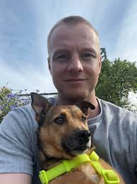 Looking for a house near Berlin/Brandenburg!** Hi everyone, We're a student  film crew looking for a house for a short film shoot in early February.  Details: 🏡 A farmhouse connected to a