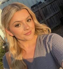 Baylee Smith's Instagram, Twitter & Facebook