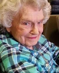 Christina Eaton's Instagram, Twitter & Facebook