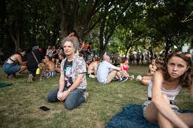 Hajnali Negykor Elszerenadoztuk Nekik Az I Just Called To Say I Love You T Os Szigetesek Meselnek Nlc