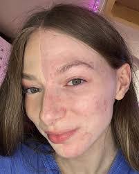 Sarah Lanier's Instagram, Twitter & Facebook