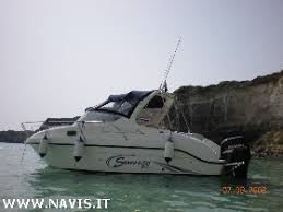 La 650 cabin sport si ispira ai modelli più grandi della produzione saver, consentendo però una grande indipendenza di movimentazione e trasporto anche stradale. Navis It