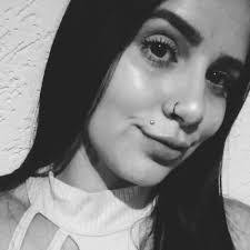 Amanda Fontes's Instagram, Twitter & Facebook