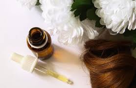 Place a teaspoon or so of the oil in your palm and rub between both hands. The Ultimate Guide To Overnight Oil Treatments For Your Hair Tbosc