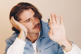 Es increíble imaginar que tu música pueda llegar a otro país donde ni  siquiera hablan tu idioma.", Voyou [ENTREVISTA]