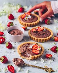 I Made Creamy Vegan Chocolate Mousse Tarts With A Simple No Bake Cookie Crust What S Your Favorite Dessert Whe Vegan Chocolate Mousse Food Vegan Chocolate