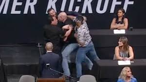 Michael chiesa reveals hes embarrassed by loss in first statement since ufc 265. Lee S Trash Talk About Chiesa S Mom Causes Scuffle Espn Youtube