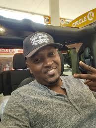 Had to rent a Gladiator this weekend. Driving around in NC doing some work  shit. Very Bronco heavy up here i must say. Let me tell you, I received at  least 3