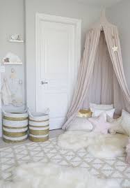 Der himmel über das babybett. Baldachin Im Kinderzimmer Als Baldachin Oder Spielzelt Diy Ideas Tips Baldachin Ideas Kinderzimmer Spiel Toddler Rooms Toddler Girl Room Girl Room