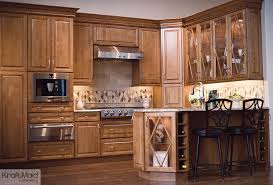 kraftmaid: maple cabinetry in praline