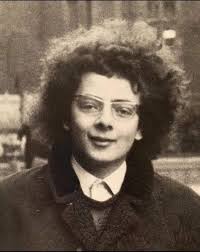 Rowan Atkinson, Mr. Bean. The Nerd at Royal Theater 1984. And the picture  is showing him in his younger years.