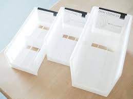 食器をサイズ別にスッキリ立てて収納！ダイソー・ディッシュスタンド3種の検証レポ | ワーキングマザー的 整理収納 ＆ 北欧インテリア