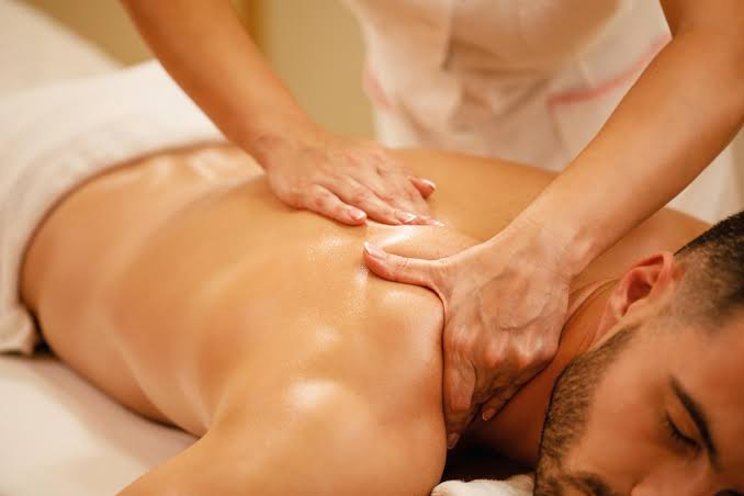 Tailored sports massage session for an active client in Dubai