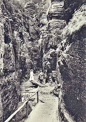מלונות ליד ‪hohburkersdorfer rundblick wanderweg‬. Schwedenlocher Wikipedia