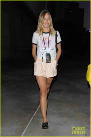 Suki Waterhouse Let Out Her Inner Fangirl at Taylor Swift's L.A. Concert!:  Photo 3445749 | Poppy Jamie, Suki Waterhouse, Taylor Swift Photos | Just  Jared: Entertainment News