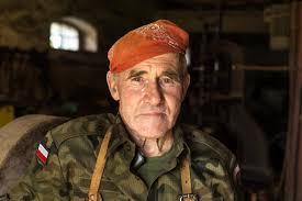 🟡Stary kowal pokazuje swój...