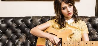 Carmen carla consoli, nota come carmen consoli, e' una cantautrice italiana, soprannominata 'la cantantessa'. Impara L Italiano Con Le Canzoni Di Carmen Consoli Il Blog Di Silvia Spatafora