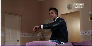 Dari kecil sudah menetap di luar negara, membuat jiwanya seakan hilang rasa cinta pada kampung halaman. Drama Mr London Miss Langkawi Episod Penuh 1 16