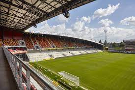 The first part of this article shows the ground before the renovation in 2016. Voetbalstadion Kv Mechelen Willemen
