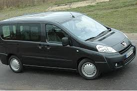 Travelling in a large group or with lots of luggage? Peugeot Expert Tepee Schoner Lastesel Autogazette De