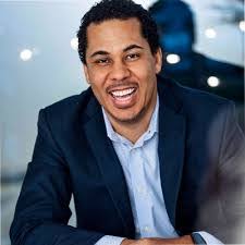 Sean Goldie's Instagram, Twitter & Facebook