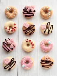 A Blog Of Ideas That Inspire Dulces Donut Decor In 2020 Fancy Donuts Delicious Donuts Cute Desserts