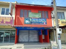 Stesen bas ialah struktur di mana bas bandar atau antara bandar berhenti untuk mengambil dan menurunkan penumpang. Shoplot Tingkat Atas Seksyen 17 Shah Alam Near Stesen Bas Property Rentals On Carousell