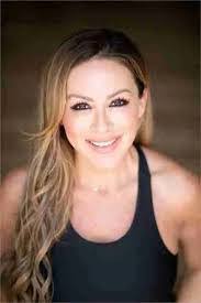 Kristi Bauer's Instagram, Twitter & Facebook