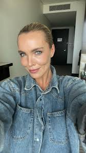 Abbey Holmes (@abbeycholmes) • Instagram photos and videos