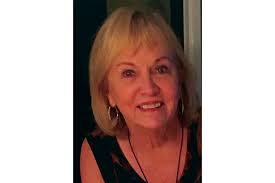 Janet Crouse's Instagram, Twitter & Facebook