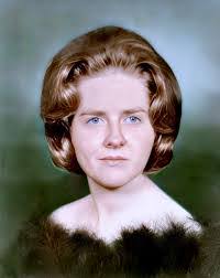 Janet Entwistle's Instagram, Twitter & Facebook