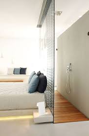 Showers Without Doors Also Known As Walk In Showers Have Plenty Of Benefits What Are Those Tags Bathroom Design Bedroom Design Open Bathroom Hotels Room