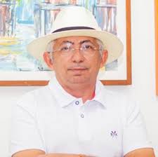 Escritor Marcus Alves lança livro de poemas escrito durante momento crítico  da pandemia