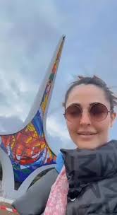 نور خانم ما بدها ياه بلاستيك لاتفهمونا غلط, عن السيف الدمشقي أتكلم😃😃