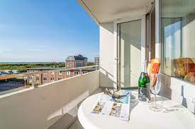 Stock / endetage mit blick über westerland und ist mit dem fahrstuhl zu erreichen. Ferienwohnung Wiking W 309 Westerland Sylt Wiking Sylt