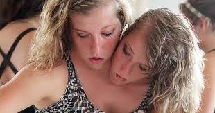 You may have heard of abby and brittany hensel before, either on oprah, in time magazine, or on their tlc tv special. Siamese Twins Abby And Brittany Hensel Are 27 Years Old And Make A Life Changing Decision
