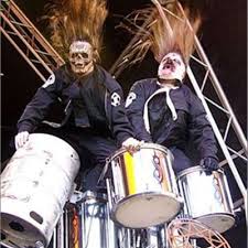 Slipknot è il primo album in studio del gruppo musicale statunitense omonimo, pubblicato il 29 giugno 1999 dalla roadrunner records. Metal It Notizie Slipknot Nuove Maschere E Psychosocial Online