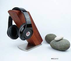 Very Inspirational Diy Headphone Stand Ideas Diy Headphone Stand Simple Diy Headphone Stand Diy Headphone Diy Headphones Diy Headphone Stand Headphone Stands