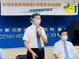 疾管署副署長羅一鈞說，國人接種疫苗後可取得紙本證明，另建立相關資料格式，未來如有需要，可和國際對接。 我嚴防新冠肺炎 陳時中親訪染疫護理師一家 王必勝：不丟下任何人 首批az疫苗分3階段開打 逾65歲6月接種 國人帛琉旅遊確診？ Ljdze G2mlqssm