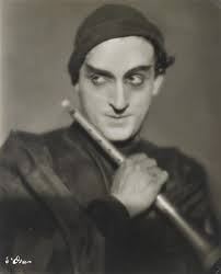 Ernst Matray, The player in The Miracle by Reinhardt par Dora Kallmus  (Madame d'Ora) sur artnet