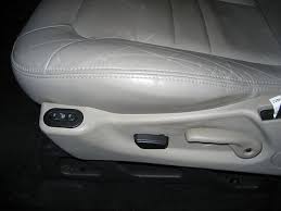 How To Repair Cracked Leather Car Seats Limpiar Asientos De Piel Sillones De Piel Consejos Para Limpiar El Coche