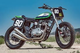 Gaya Klasik Kawasaki W800 Dipermak Jadi Motor Custom Flat Tracker