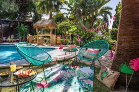 tous les amenagements utiles et deco autour d une piscine cdeco fr amenagement piscine piscine amenagement jardin